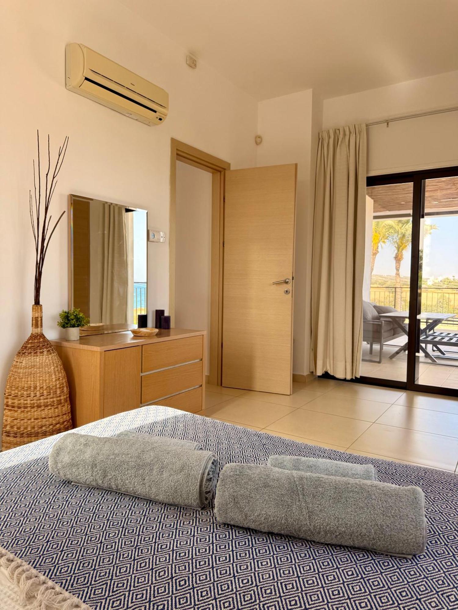 Villa Hera Agios Theodoros Ngoại thất bức ảnh